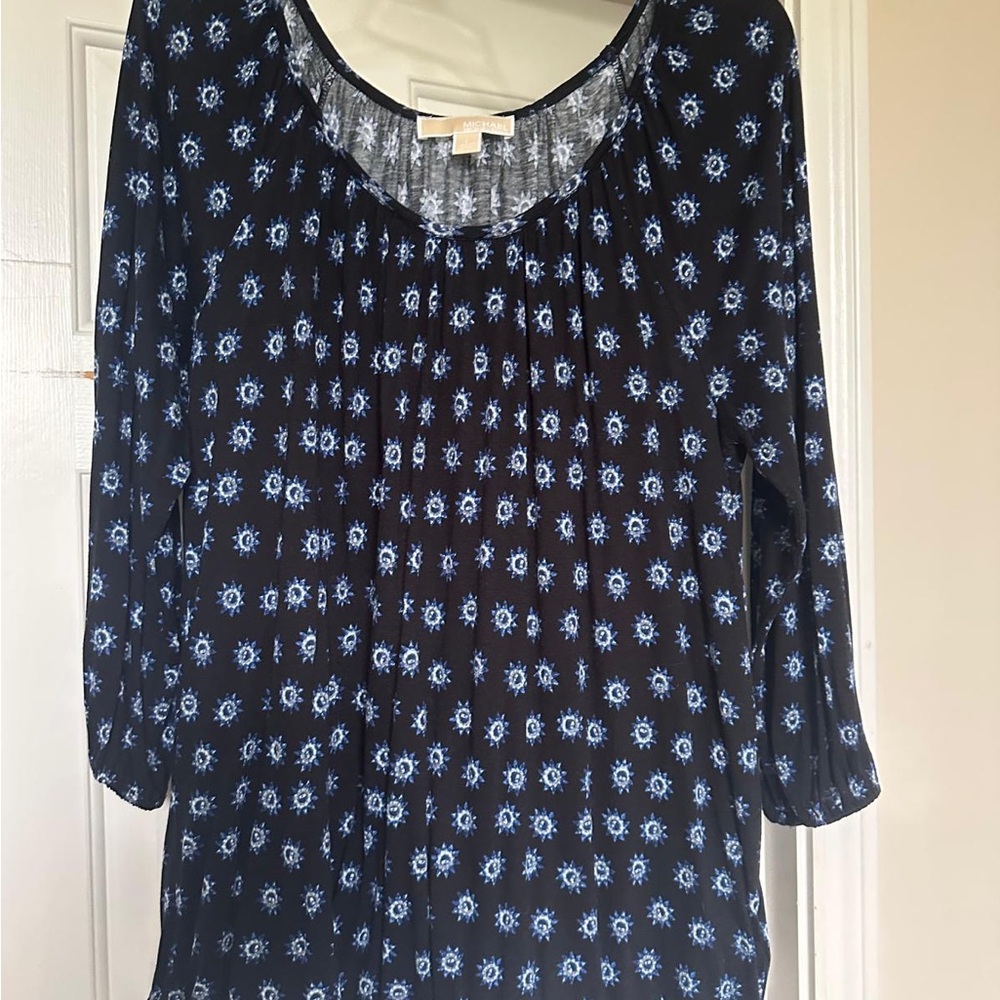 Micheal Kors Women's Navy & Light Blue Patterned Blouse quarter sleeve